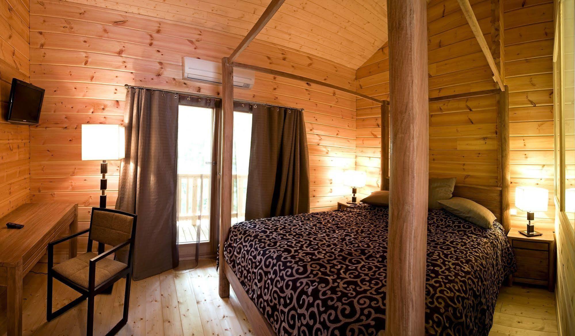 Les Grands Frenes Bed & Breakfast Plaine-de-Walsch Exterior photo